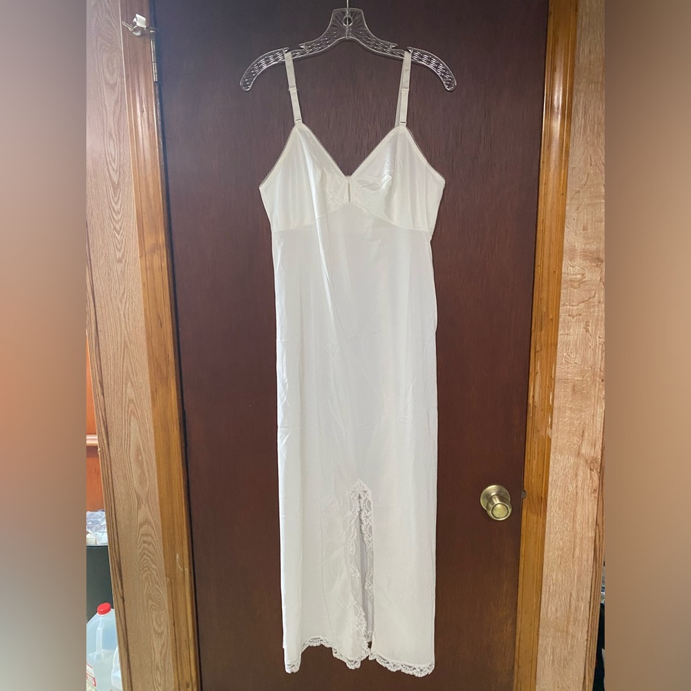 VTG Sears Formal NYLON FULL SLIP SIZE 38 Front Slit